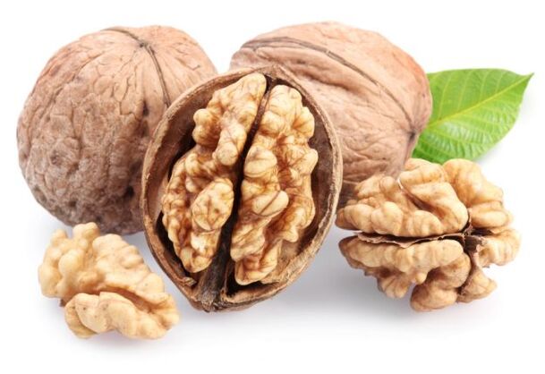 Walnut strengthens blood vessels and normalizes the hormonal background of a man